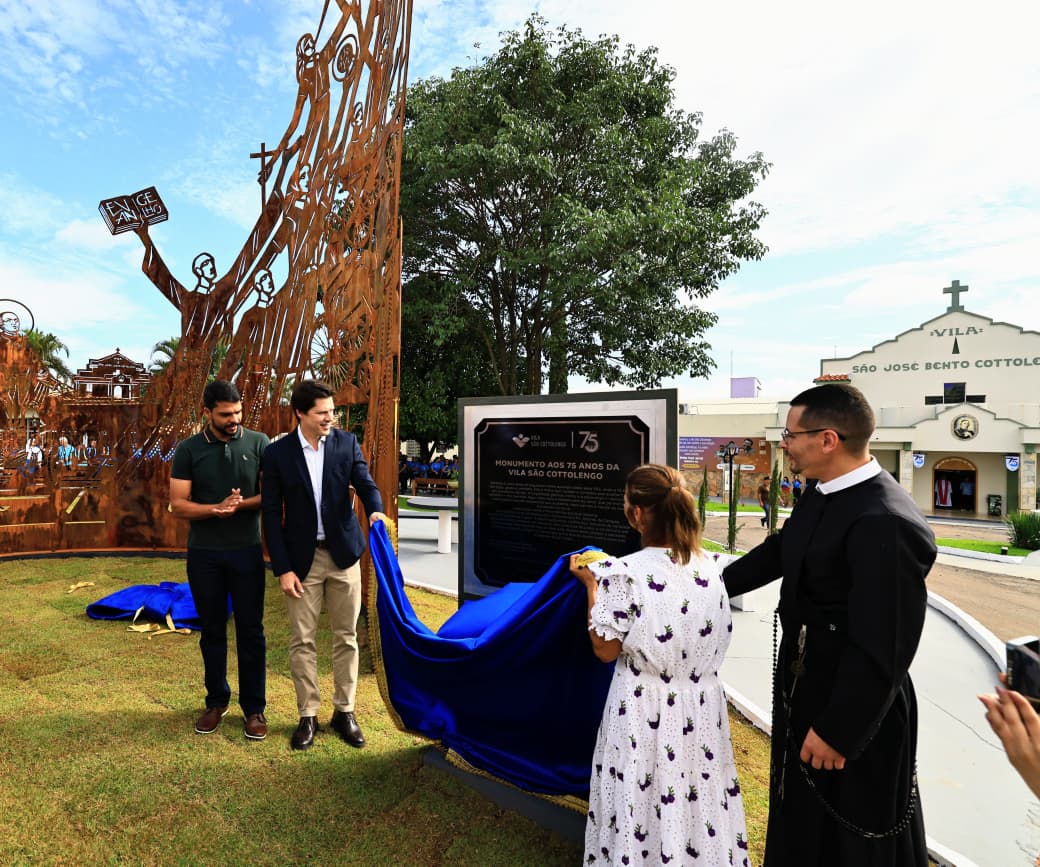 Daniel Vilela assina convênio com secretaria do estado da saúde na Vila São Cotolengo, em Trindade