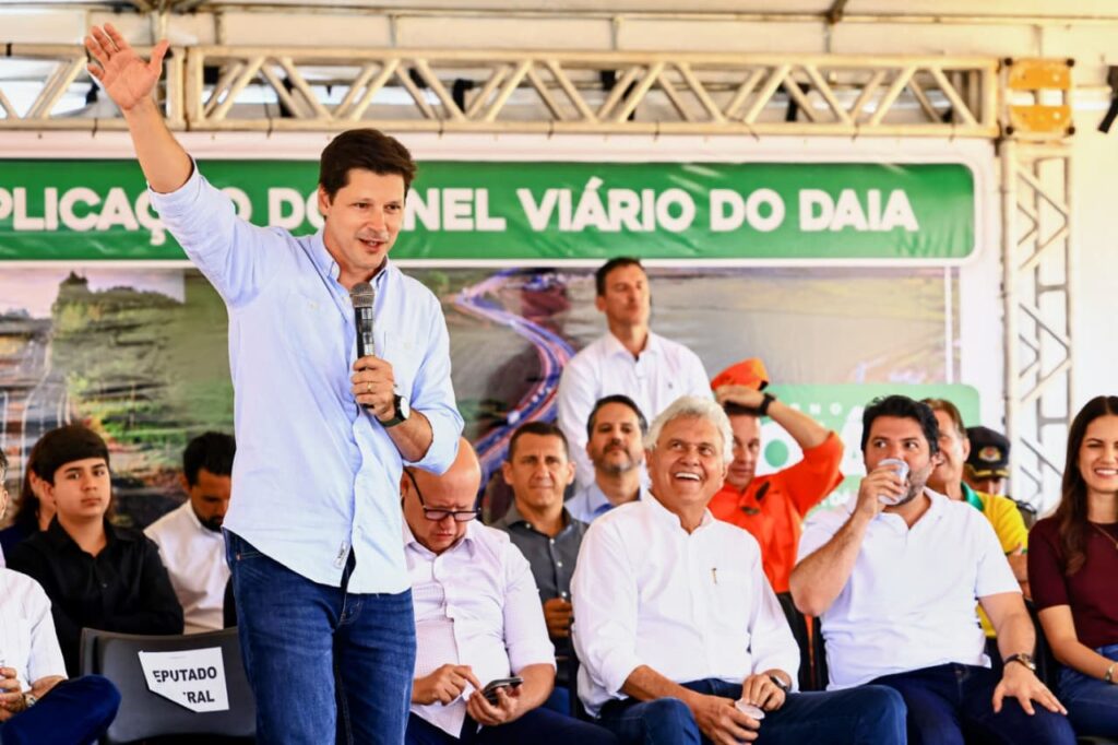 Daniel Vilela durante entrega da duplicação do Anel Viário do Daia, em Anápolis: obra de R$ 33,2 milhões que melhora a logística do distrito industrial (DAIA) e reduz o tráfego pesado na área urbana