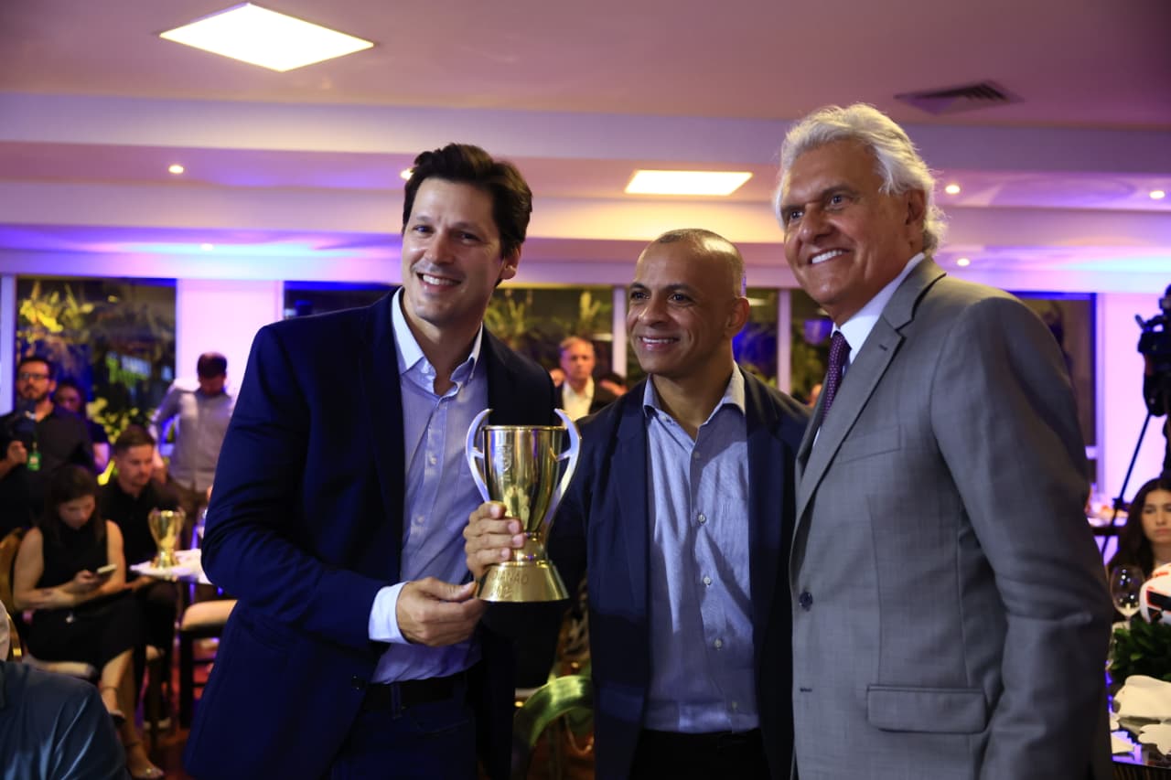 “Buscamos fortalecer o futebol goiano e valorizar os talentos do nosso Estado”, afirma Daniel Vilela na premiação dos Melhores do Goianão
