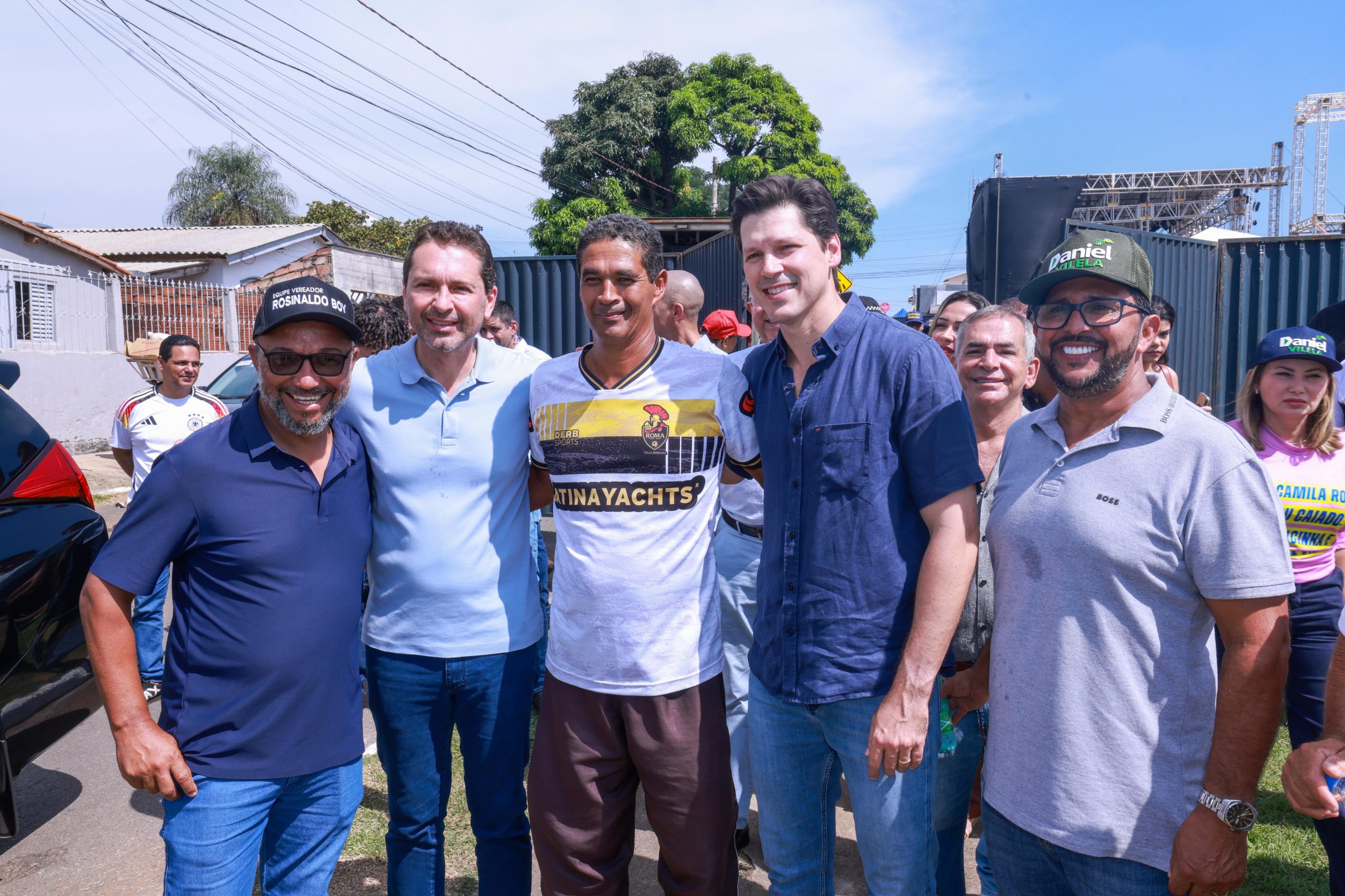 Daniel Vilela participa das comemorações pelos 36 anos do Jardim Tiradentes, em Aparecida de Goiânia. Fotos: Remisson Sales.
