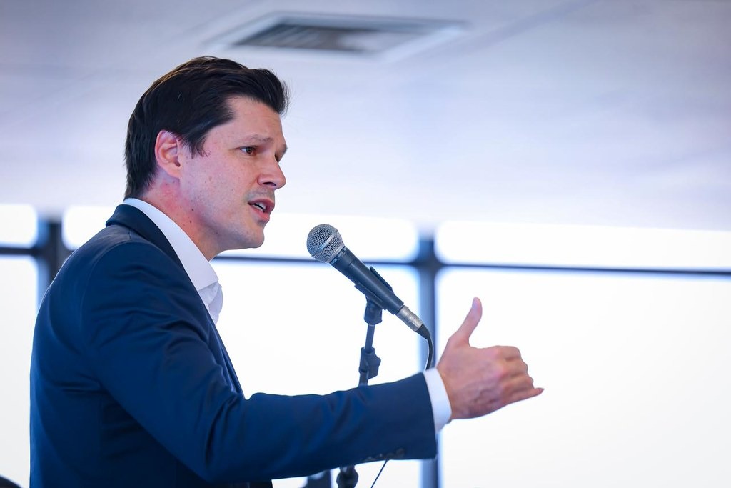 Em Goiás, agressores de mulheres vão ter que pagar pelo uso da tornozeleira eletrônica, anuncia Daniel Vilela