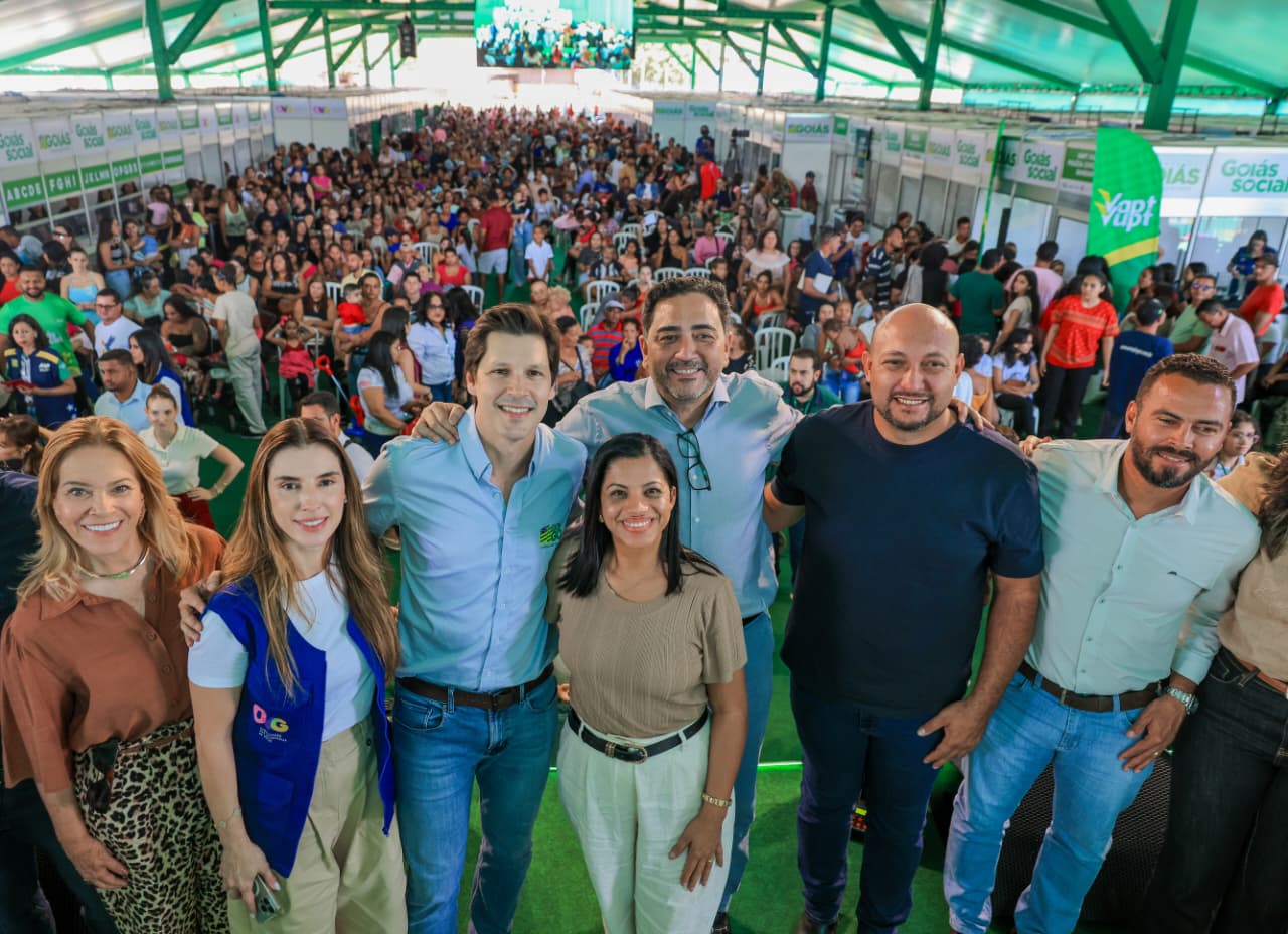 Daniel Vilela e Iara abrem Goiás Social em Formosa com entrega de benefícios e serviços