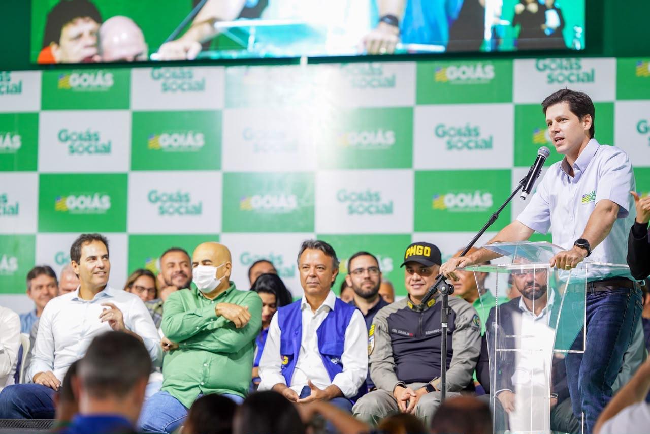 Daniel Vilela entrega benefícios sociais e impulsiona agricultura familiar em Quirinópolis